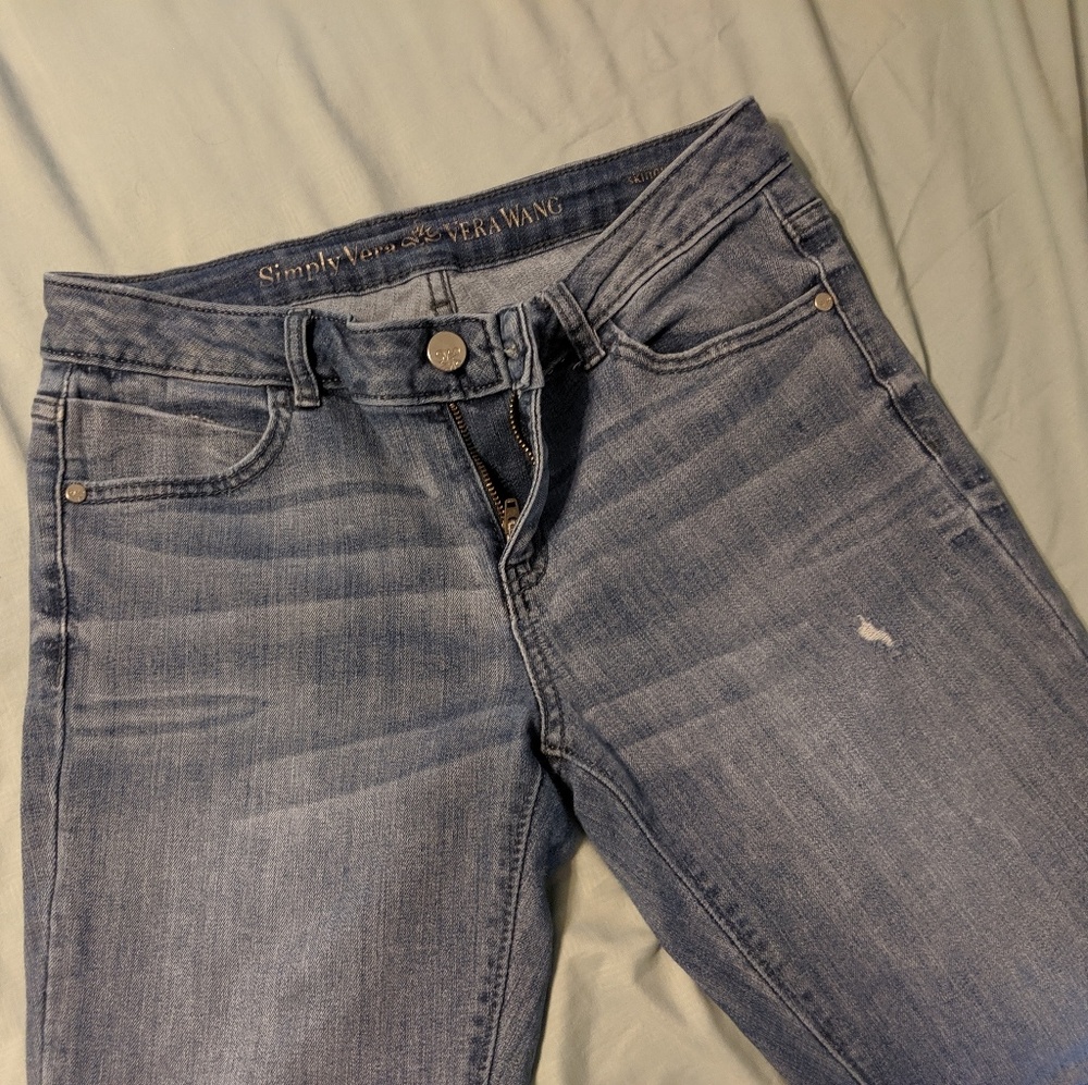 *Vera Wang* Skinny Jeans